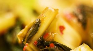 腌菜缸里的陌生蔬菜